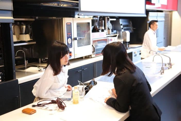 服部栄養専門学校 栄養士科 進路指導講師